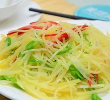 Sliced Potatoes with Green Pepper
