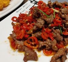 Stir-Fried Beef with Yellow Onion