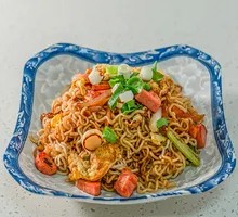 火腿肠炒面