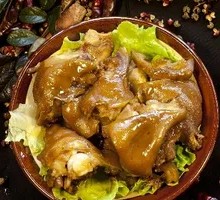 Braised Pork Trotters in Old Sauce