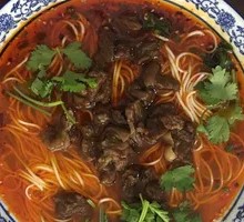 Sour Cabbage and Pork Noodles