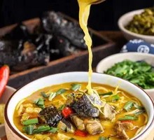 Spicy Sour Golden Soup Noodles