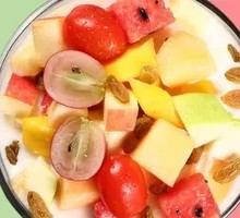 Low-Calorie Yogurt Fruit Salad