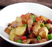 Stir-Fried Pork Minced with Potato Slices