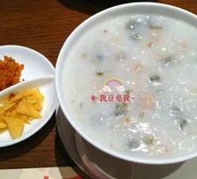 Freshly Boiled Century Egg and Pork Rice Porridge