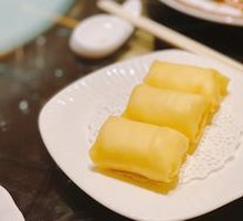 Mango Pancake Roll