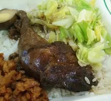 Braised Pork Rice with Kelp Salad