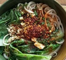 Oil-Poured Handmade Noodles