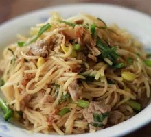 Stir-Fried Noodles with Pork and Leeks
