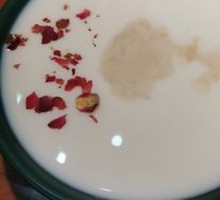 Rose Sweet Rice with Fermented Glutinous Rice