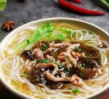 Crunchy Pickled Pork Noodles