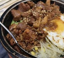 Braised Pork Stone Pot Rice