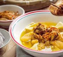 Smoked Bamboo Shoots Braised Beef with Fresh Shrimp and Crab Roe Dumplings