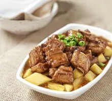Stewed Pork Ribs with Potato and Rice
