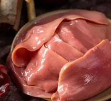 Sliced Pork Kidney with Big Knife