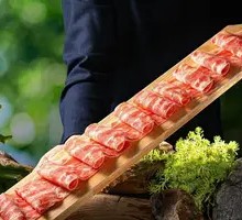 Wood-Plated Beef
