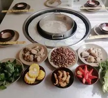 Grilled Meat and Wild Vegetable Hot Pot