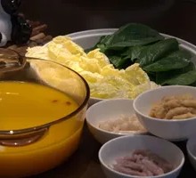 Mixed Meatball Hot Pot with Seasonal Vegetables