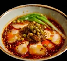 Sour Cabbage Braised Pork Noodles