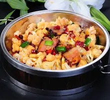 Cauliflower Stir-Fried with Preserved Pork