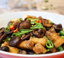 Dried Mushroom Braised Wild Boar Pork