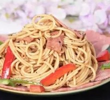 Black Pepper Beef Noodles