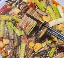 Braised Eel with Garlic