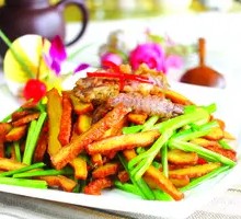 Leek and Tofu Skin Stir-fry