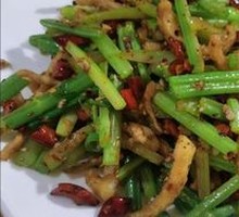 Stir-fried Squid Rings with Celery