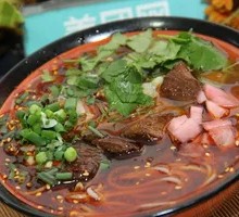 Beef Noodles with Beef Topping