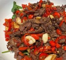 Stir-Fried Beef with Yellow Onion