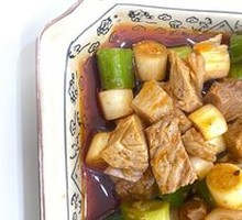 Spicy Stir-Fried Pork Leg Salad