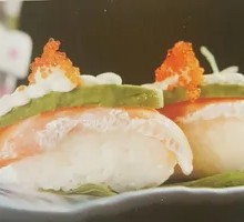 Salmon Avocado Sushi