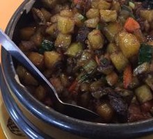Sauce-Flavored Potato and Beef Rice Bowl