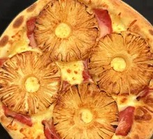 Hawaiian Love Pizza