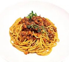 Spicy Sichuan-Style Meat Sauce Pasta