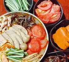 Hot Pot Trio Rice Noodles