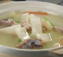 Pork Bone and Radish Soup