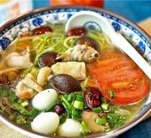 Stewed Chicken Noodles with Mushrooms