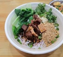 Dry-Mixed Beef Rice Noodles