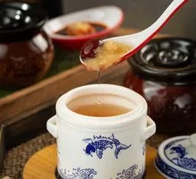 Peach Gum and Tremella Soup
