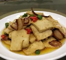Sauce Pork Stir-Fried Tofu