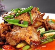 Black Pork Stir-fried with Green Pepper