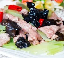 Sliced Pork with Bamboo Shoots and Black Mushrooms
