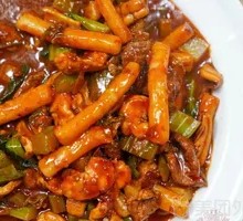 Beef Fried Rice Noodles with Rice Cake