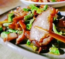 Green Pepper Stir-fried Conch