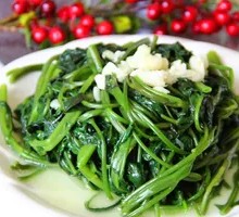 Stir-Fried Water Spinach with Garlic
