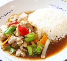 Green Pepper and Intestine Rice Bowl