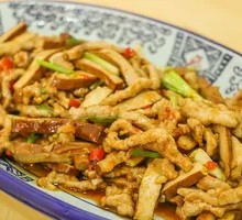 Celery Tofu Skin and Pork Stir-fry