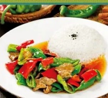 青椒炒牛肉盖浇饭